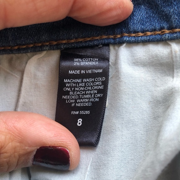 Express Jeans Women’s Size 8 Jeans Denim Shorts Embroidered Casual Regular-Fit - Picture 7 of 16